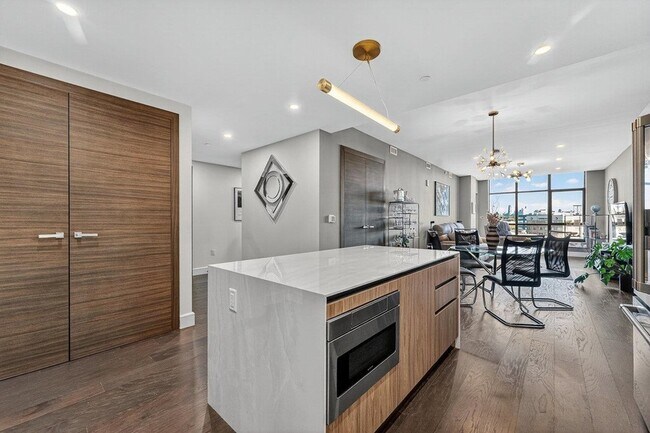 Foto del edificio - 8701 Churchill Rd