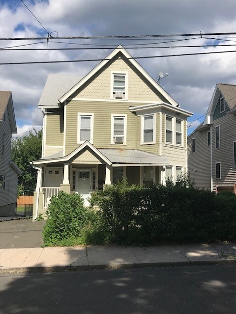 Building Photo - 12 Bayview Ave