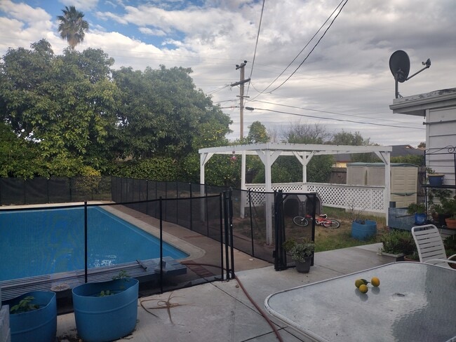 Foto del edificio - 39110 Bud Ct