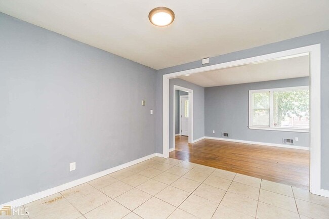 Building Photo - 579 Kenridge Cir