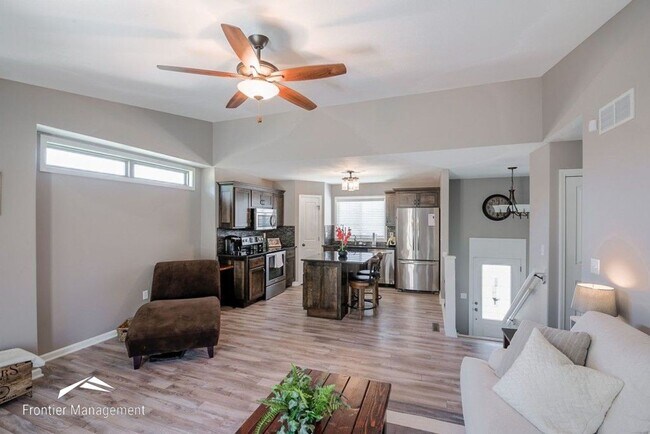 Foto del edificio - Lovely Home Located in Beautiful Neighborh...