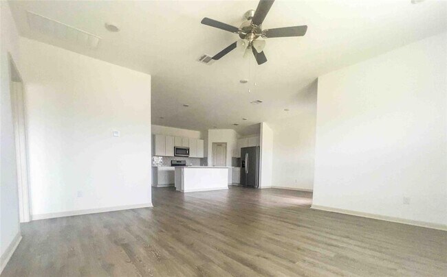 Building Photo - 116 Sweetwater Crk Ln