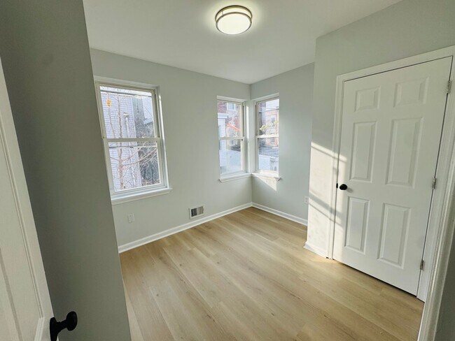 Foto del edificio - 2562 N Chadwick St