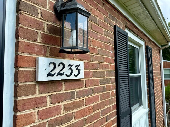 Foto del edificio - 2233 Banbury St