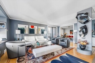 Building Photo - 65 E India Row