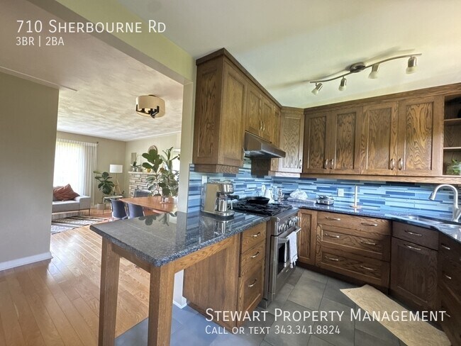 Photo du bâtiment - 710 Sherbourne Rd
