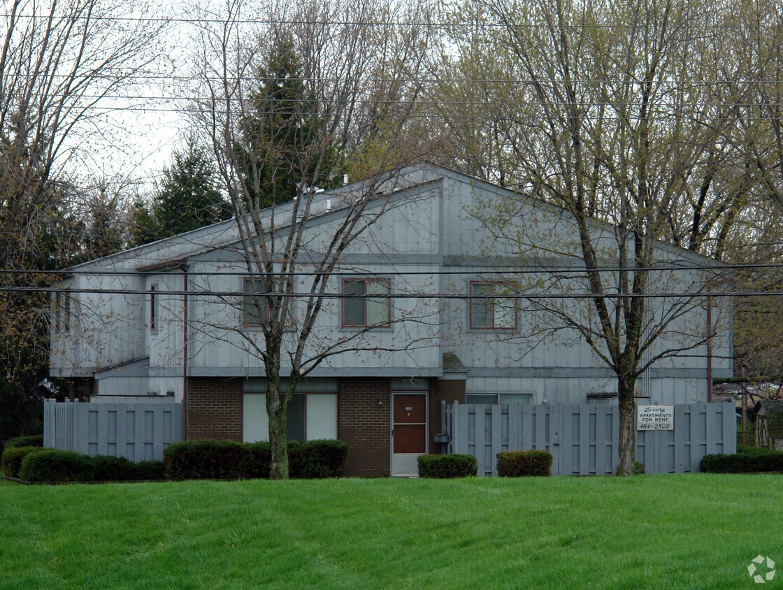 Primary Photo - 1109 Roosevelt Rd