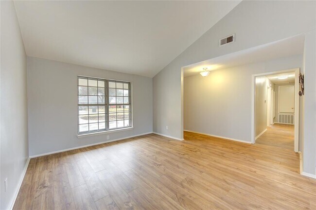 Building Photo - 5515 Dryad Dr