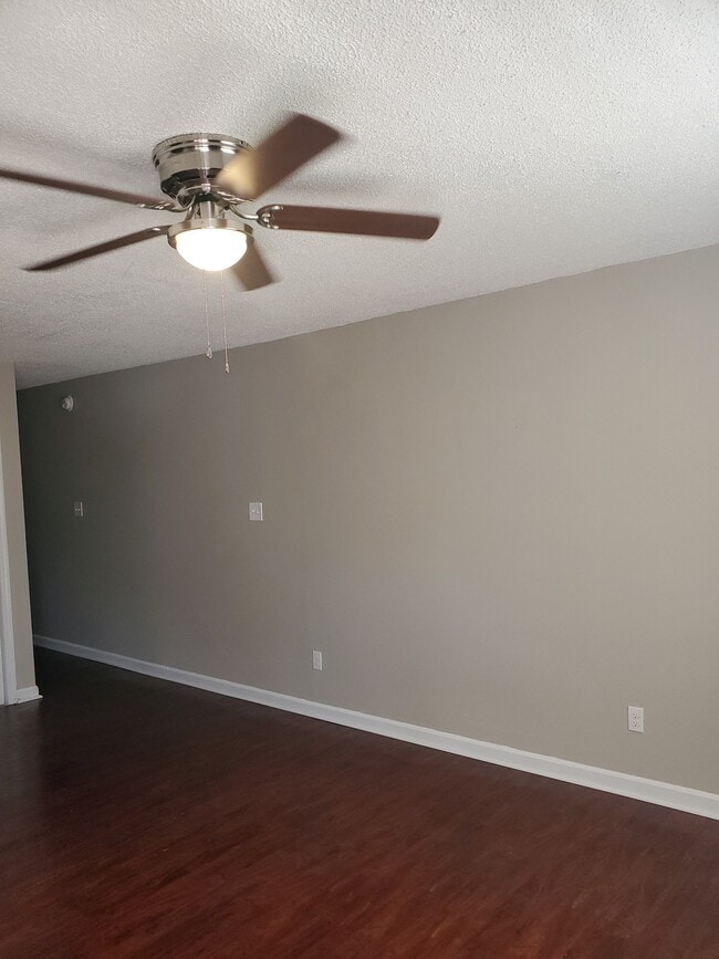 1232 Pucket Rd SW Unit 1232 K, Hartselle, AL 35640 Room for Rent in