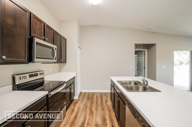 Building Photo - 208 Ravenswood Blvd