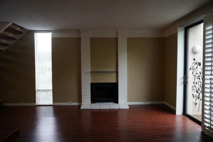 Primary Photo - 2280 Woodside Ln