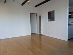 Building Photo - 254 3rd Ave