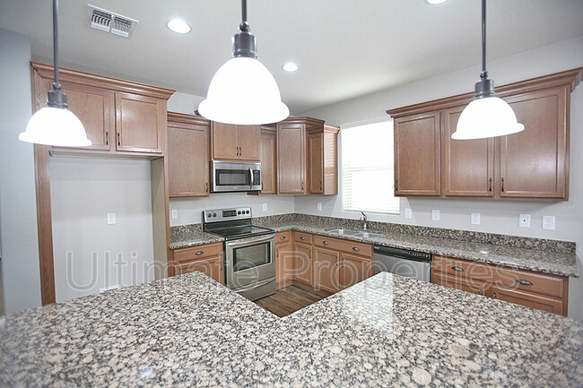 Building Photo - 12123 W Daley Ln