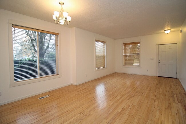 Foto del edificio - 4 Bed, 2.5 Bath Modern Construction House in South Tabor