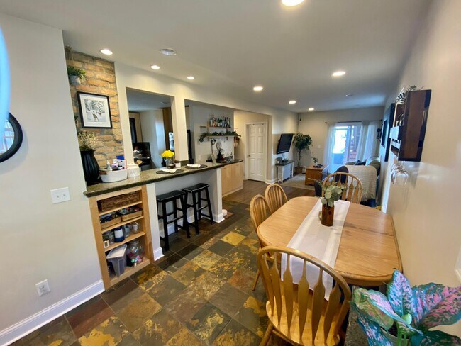 Apartamento 1 - 4538 Wentworth Ave