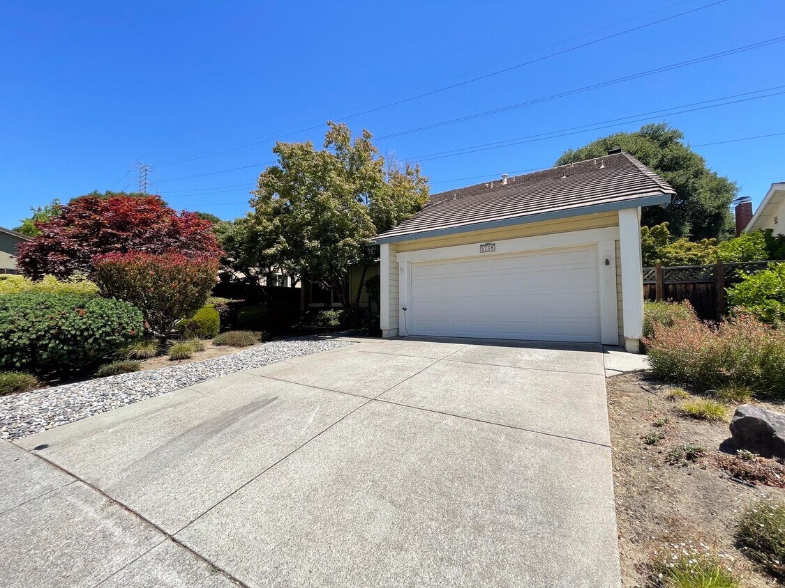 Primary Photo - Castro Valley Home in Columbia