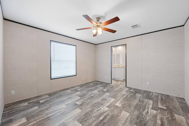 Building Photo - 309 W Buell Dr