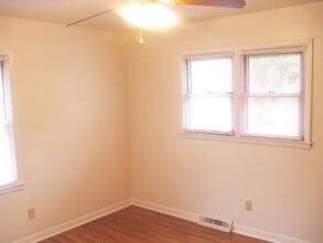 Building Photo - 2900 Hilliard Dr