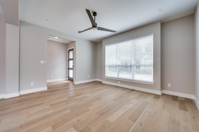 Foto del edificio - 6129 Echelon Way