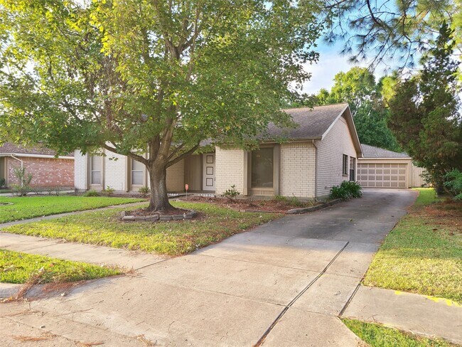 Building Photo - 14814 Earlswood Dr
