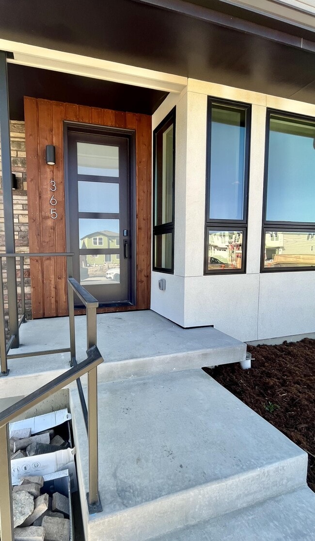 Foto del edificio - 365 Fox Ln