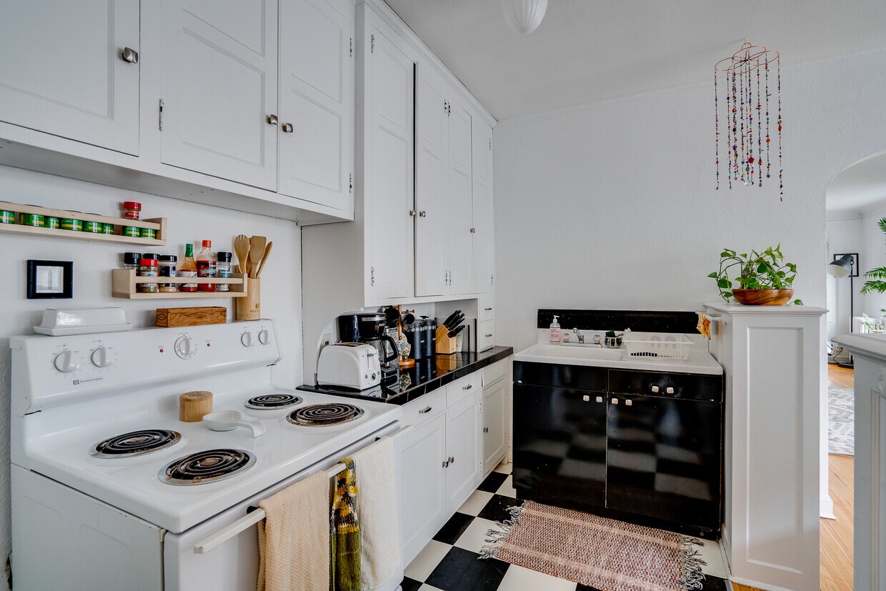 Kitchen - 2790 Xerxes Ave S