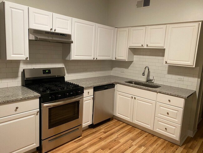 Foto del edificio - 2144 W Moffat St
