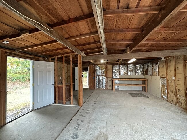 Building Photo - 3113 Harold Dr SE