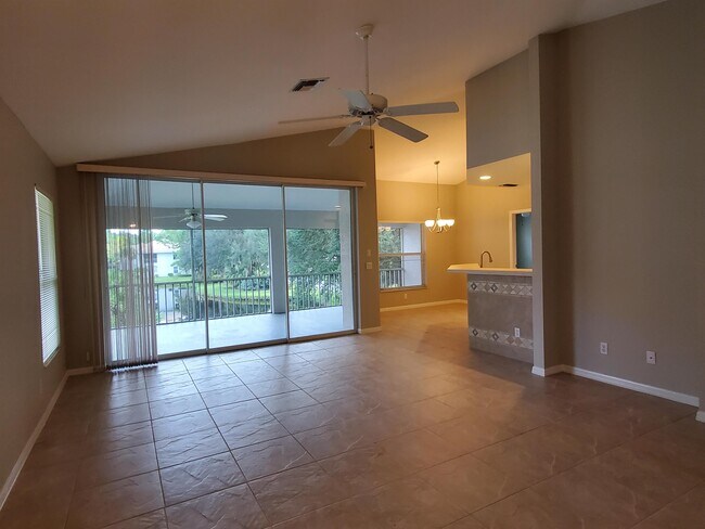 Building Photo - 14028 Willow Glen Ct