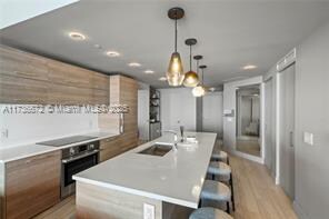 Primary Photo - 650 NE 32nd St