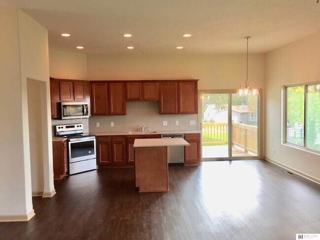 Foto del edificio - 6012 N 108th St