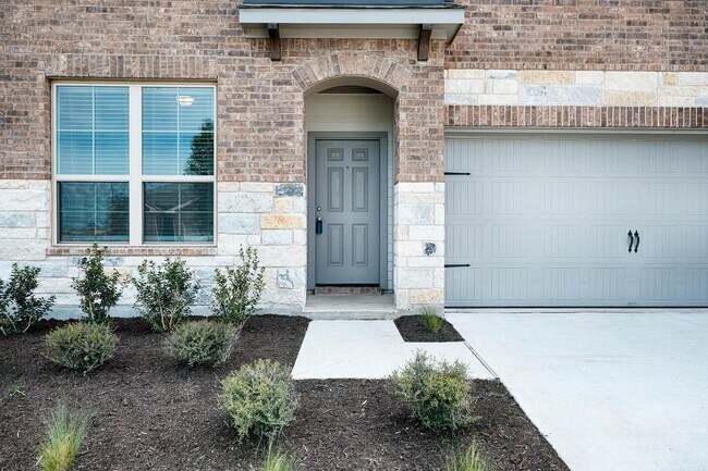 Building Photo - Brand new 4B/3B home in Saddlecreek!