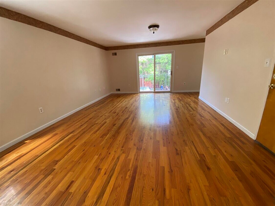 Foto principal - 7606 Lucky Ln