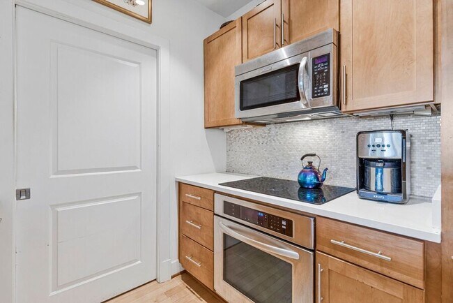 Foto del edificio - 5201 Wisconsin Ave NW