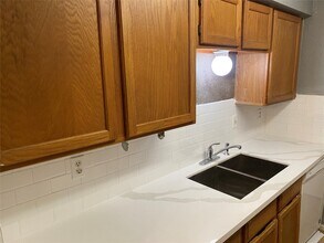 Building Photo - 9700 Leawood Blvd