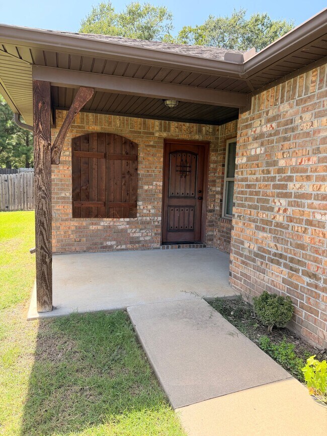 Foto del edificio - 1119 Springhill Rd