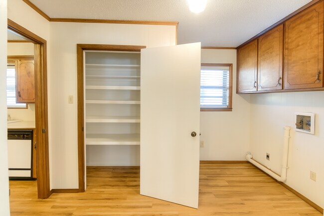 Building Photo - 953 Co Rd 2774