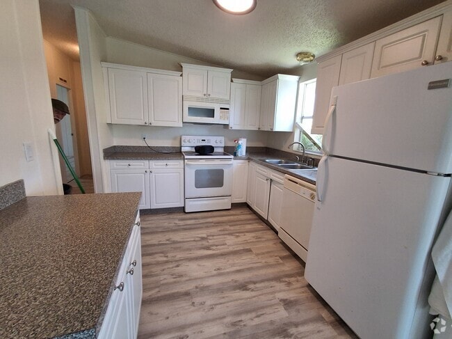 Building Photo - 35303 SW 180th Ave