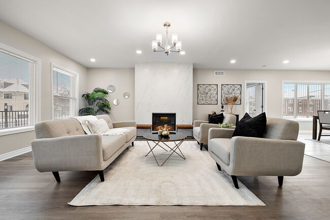 Building Photo - 2080 Gladstone St