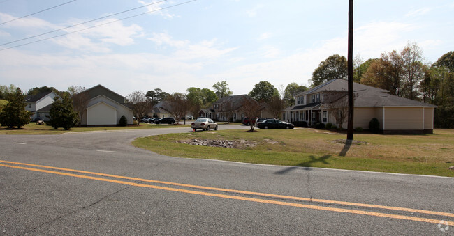 Building Photo - Sterling Pointe Town Homes