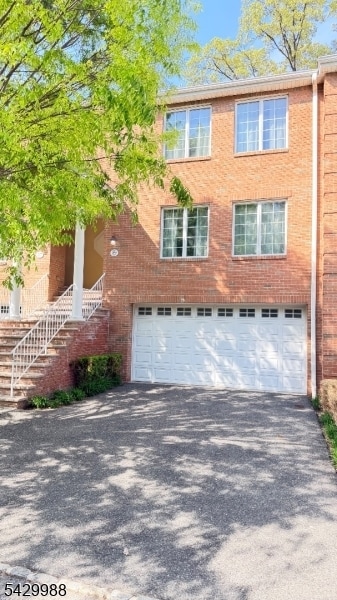 Building Photo - 29 Skymark Ct