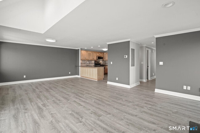 Building Photo - 260 Breakers Ln