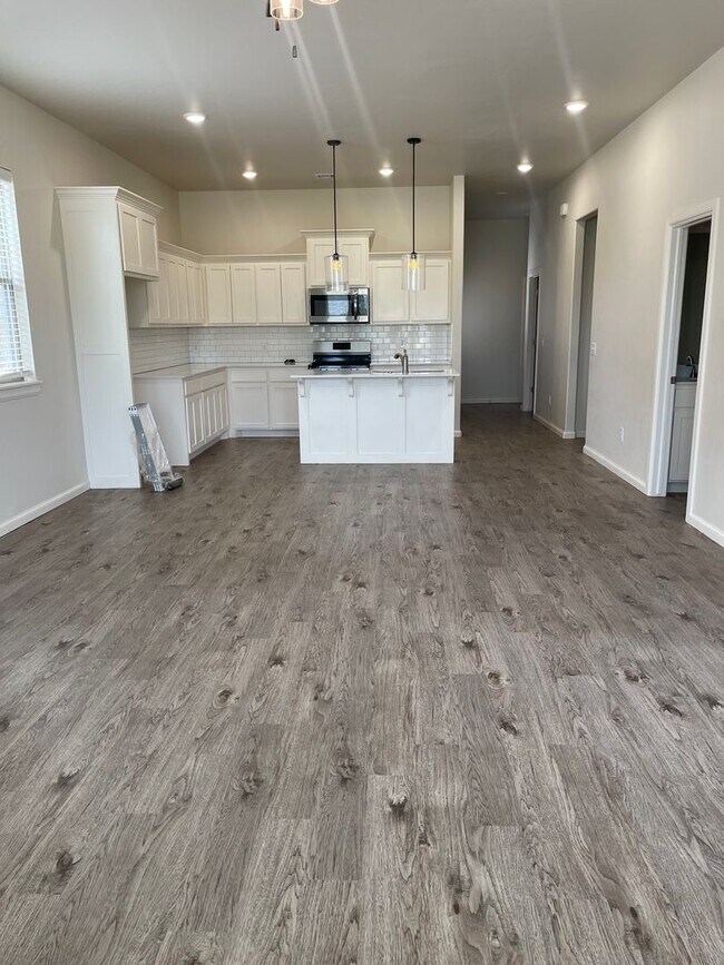 Foto del edificio - 3325 Enclave Pl