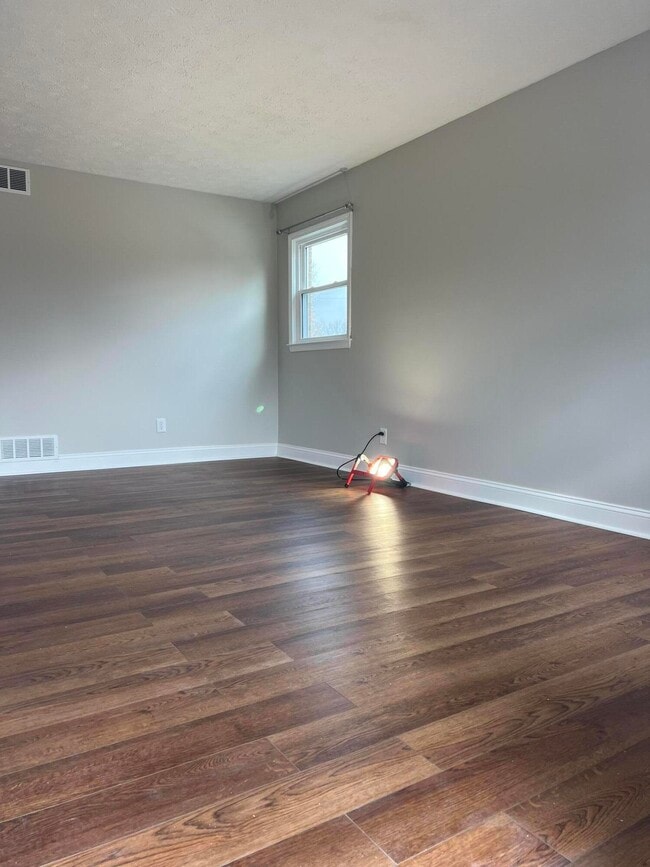 301 Poage Ct Unit D, Lexington, KY 40515 Room for Rent in Lexington