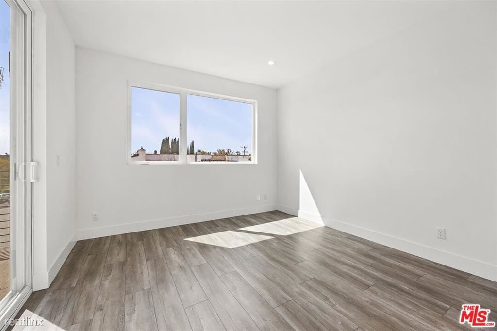 Primary Photo - 2 br, 2.5 bath House - 5500 W Olympic Blvd
