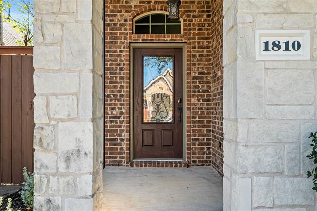 Foto del edificio - 1810 Sanderlain Ln