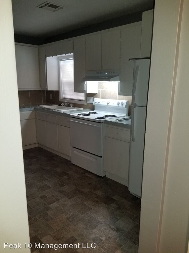 Building Photo - 3 br, 1 bath House - 1610 S Martinson
