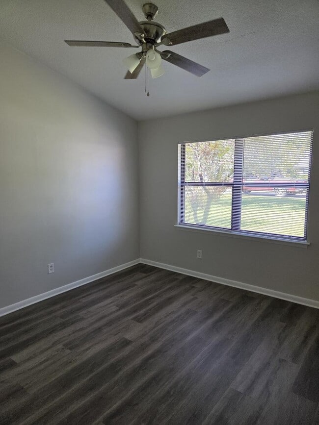 Building Photo - 2 bedroom in Middleburg FL 32068