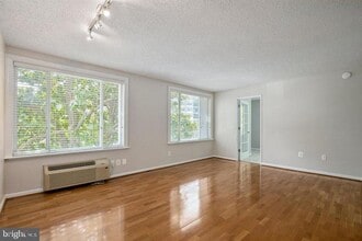 Building Photo - 1730 Arlington Blvd