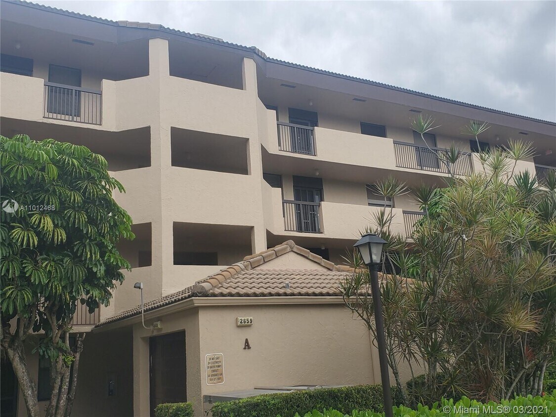 2659 Carambola Cir N Unit 403, Coconut Creek, FL 33066 Condo for Rent